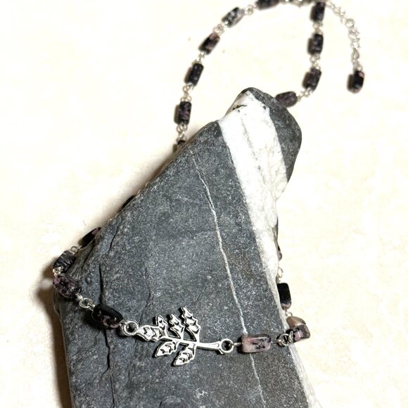Genuine Gemstone Black Pink Rhodonite w/ Silver Leaf Branch Charm Short Necklace - Picture 6 of 15